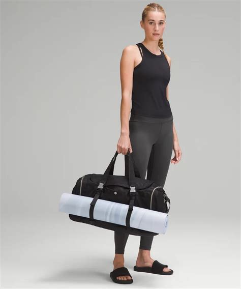 lululemon wunderlust bag